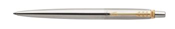 Długopis Stalowy Jotter Parker 1953182 + Etui to idealny pomysł na prezent. Srebrny kolor, klasyczny wygląd i eleganckie etui to niewątpliwie atuty tego zestawu. Artykuły piśmiennicze na prezent.1.jpg